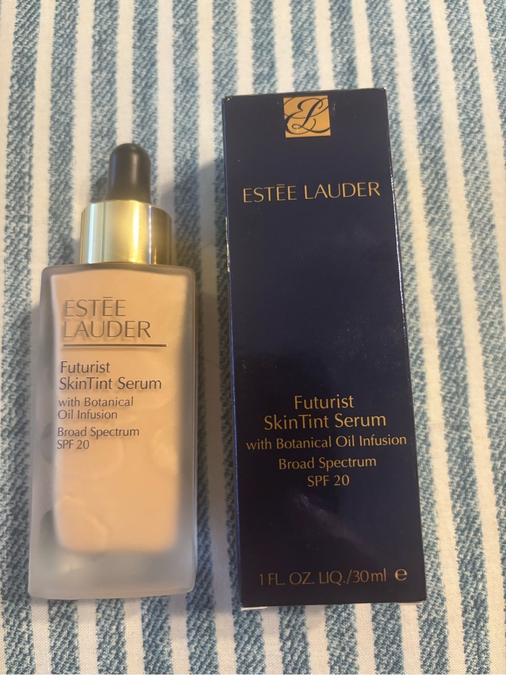Estée Lauder Futurist SkinTint Serum - 2C0 Cool Vanilla